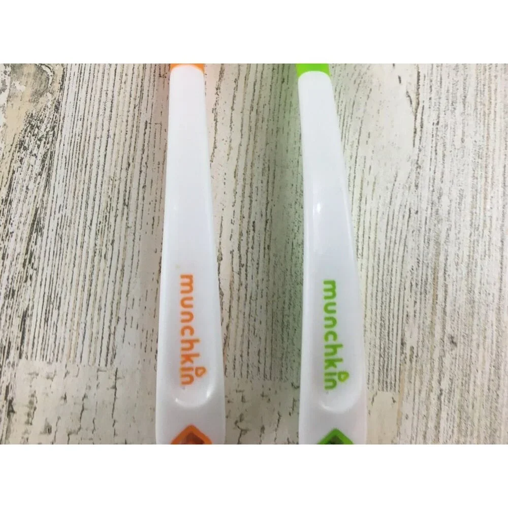 Munchkin Lot of 2 Baby Infant Spoons Plastic Flat